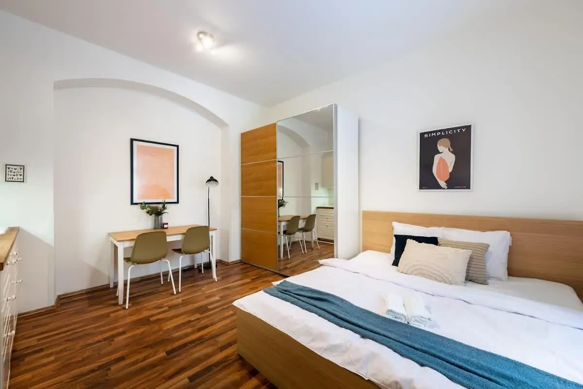 Adorable Cozy Studio In Central Prague Apartment